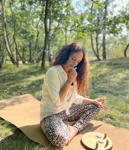 Weibliche Balance – Yin Yoga, ätherische Öle & Meditation